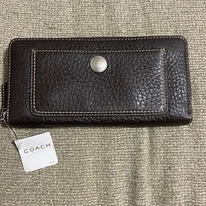 Coach zip wallet NWT
